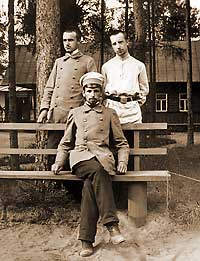 Братья Ивановы. Слева направо: Александр, Петр, Евгений. Сиверская, 1898.