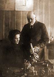  Академик В.М.Шимкевич с женой Л.Э.Шимкевич на Павловской экскурсионной станции. Лето 1921.