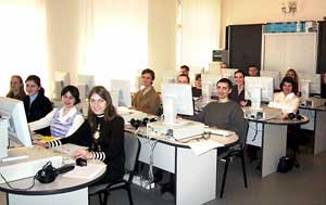 Студенты группы ПИ-2 на занятиях к учебном центре Международного благотворительного фонда им. Д.С.Лихачева.