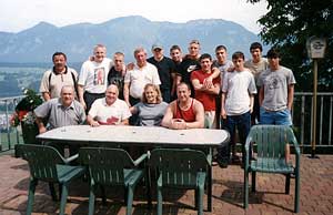 Сборная команда СПбГУ по боксу на тренировке перед встречей с командой Тироля (Австрия) на фоне Альп.