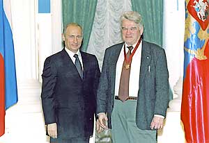 С президентом В.В.Путиным — после вручения ордена «За заслуги перед Отечеством» III степени (2004).